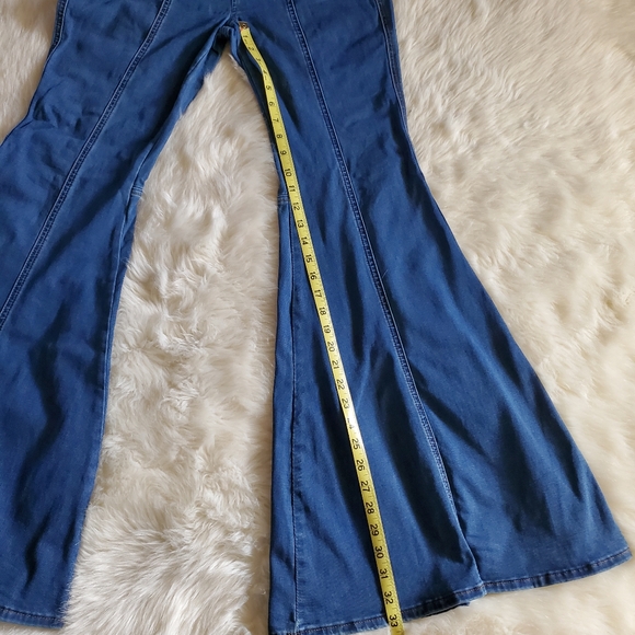 Free People Know Me Better Flare Jeans Size 29 - Picture 13 of 14